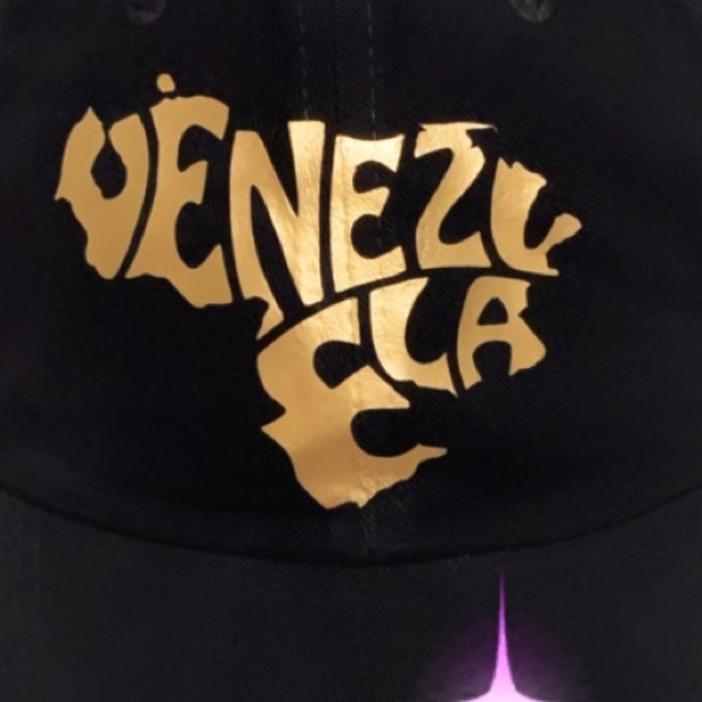 Cap 🧢 - Picture 2 of 2